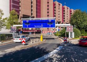 Parking P2/P3 przy Terminalu 1 (oficjalny)