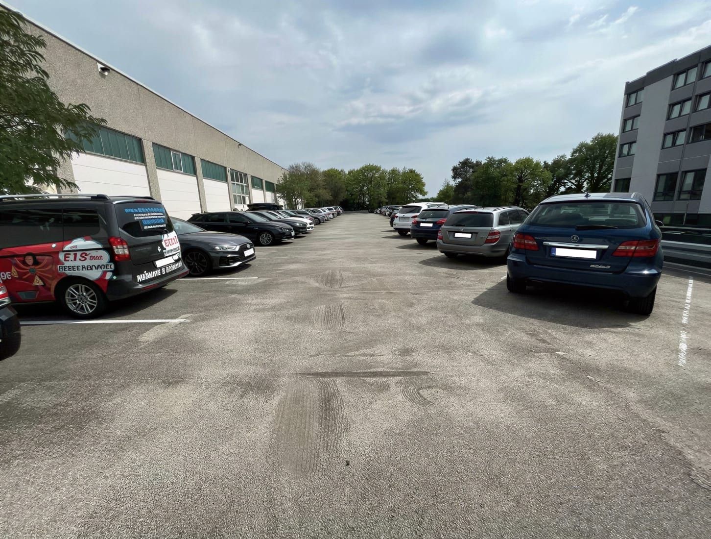 Mein Flughafenparkplatz Frankfurt P1 - zdjęcie parkingu