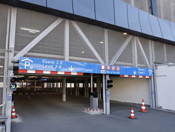 Parking terminalowy T3 - P10 (oficjalny) - parking lotnisko Frankfurt (FRA) - główne zdjęcie parkingu