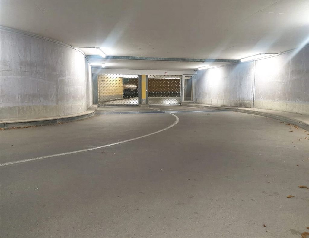 Frankfurt Car Parking Garage - parking lotnisko Frankfurt FRA - zdjęcie 2